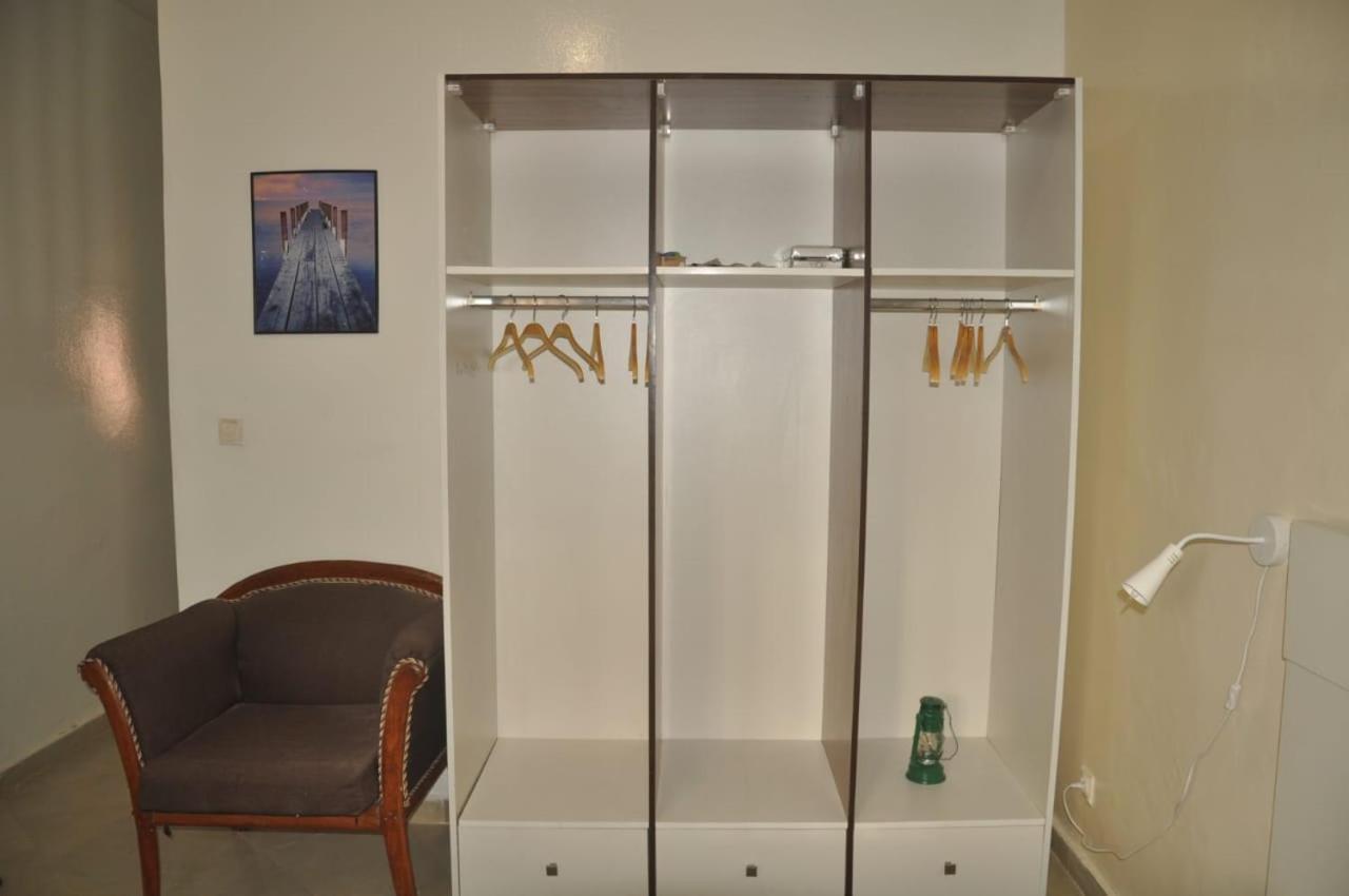 "La Coquille", Joli Loft, Moderne, Propre, Sur Et Calme Au Coeur De Saly Apartment Bagian luar foto