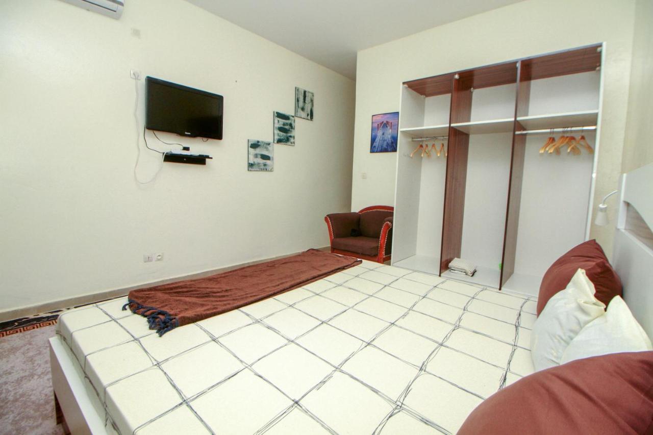 "La Coquille", Joli Loft, Moderne, Propre, Sur Et Calme Au Coeur De Saly Apartment Bagian luar foto