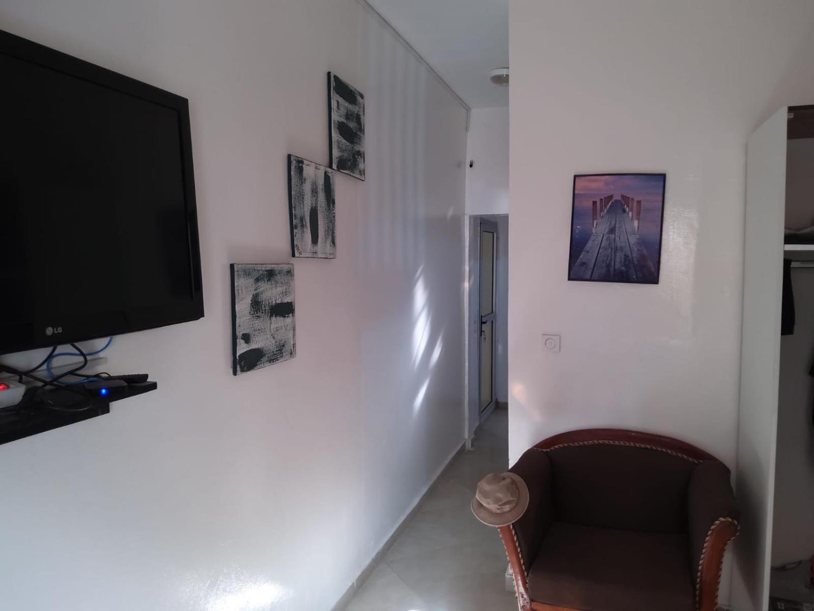 "La Coquille", Joli Loft, Moderne, Propre, Sur Et Calme Au Coeur De Saly Apartment Bagian luar foto